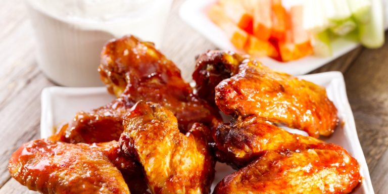 Chicken Wings - Crispy Chicken Wings With Hot Sauce 1